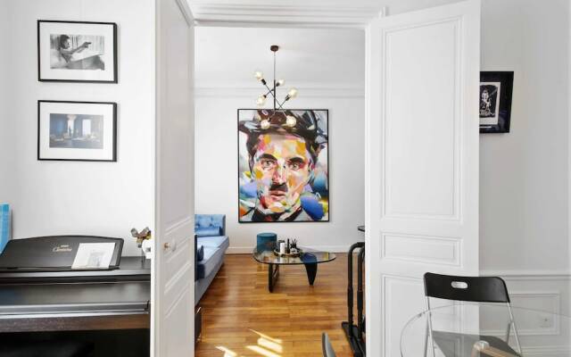 Cosy and Bright 1BR Flat Near Arc de Triomphe!