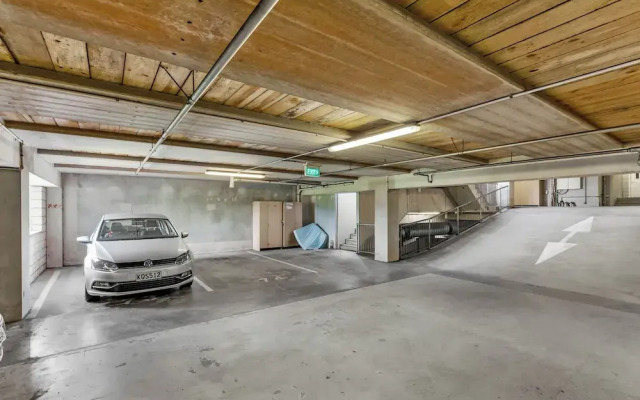 2Br Apt With Balcony & Parking In Prime Spo