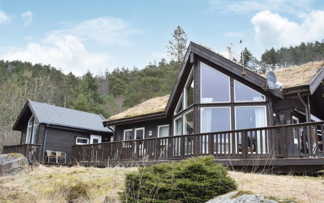 Beautiful Home in Jørpeland With Wifi and 3 Bedrooms