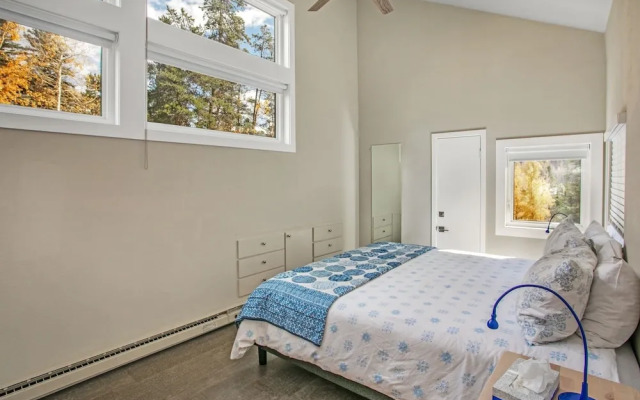 14j Pitkin Creek 3 Bedroom Condo