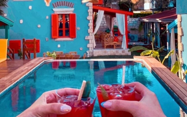 Banana Alaçatı Food & Stay - Adults Only