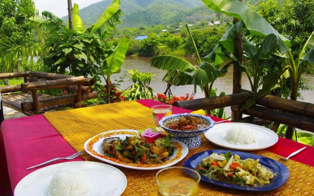Areeya Phuree Resort