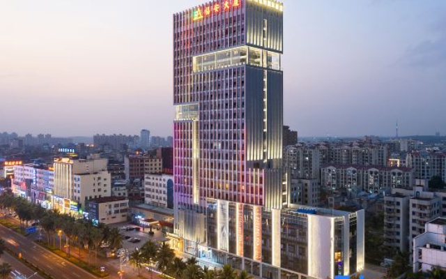 Vienna International Hotel (Fu'an Building Store, Danzhou)