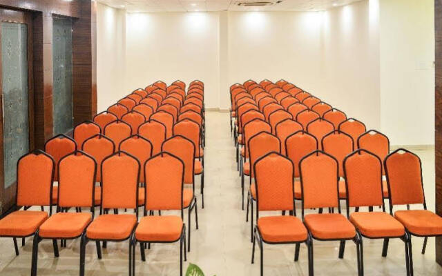 ZO Rooms Varanasi Cantt