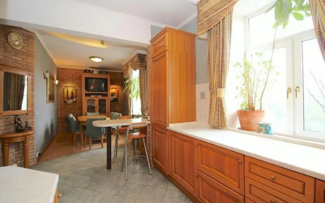 Lakshmi Apartment Universitet
