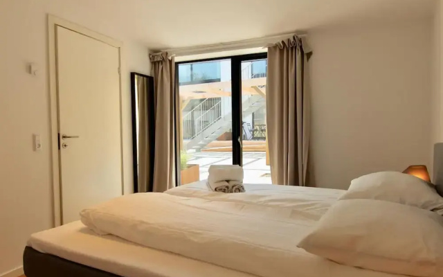 Private 1-bed Townhouse w Terraces