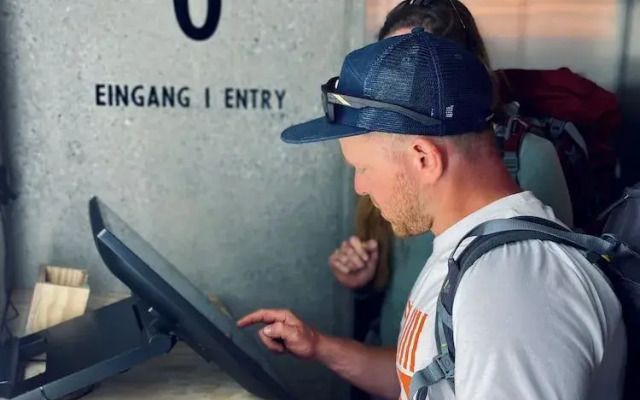 Peaky Riders Self Check-in Hotel