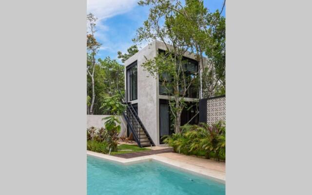 Villa Isla - Jacuzzi and Chef includ 4 BR 8 PPL