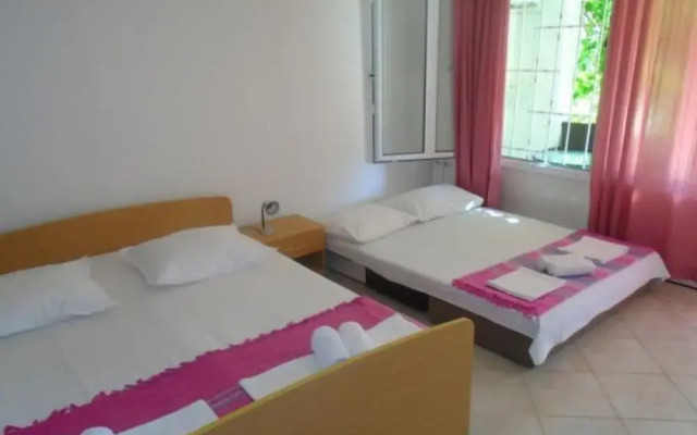 Josip II - 150 m From Beach With Free Parking - SA5