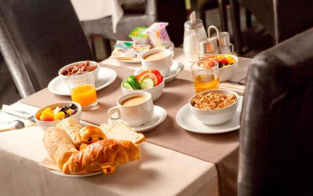 Craves Hotel