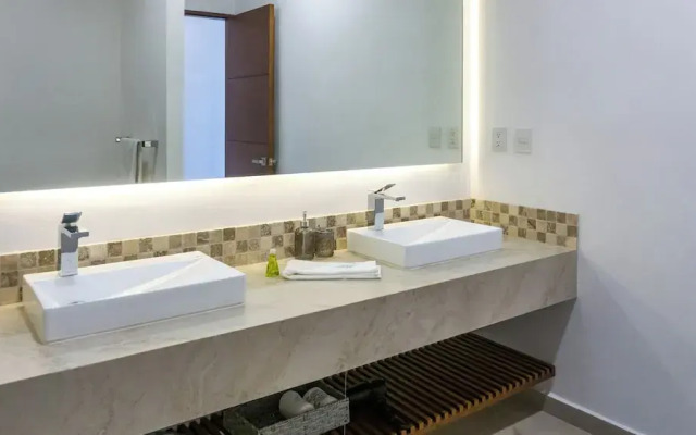Luxury Studio Rooftop Pool and Jacuzzi