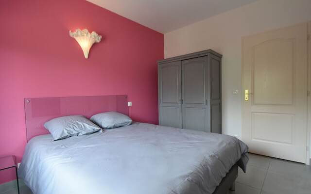 Attractive Holiday Home in Vézénobres With Swimming Pool