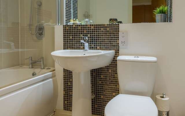 2-bedroom Apartment Riverside Wharf