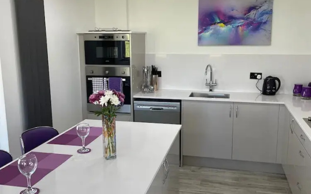 Ulverstons Little gem - Sleeps 2 - Free Parking