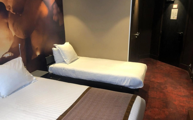 Hotel Sixteen Paris Montrouge