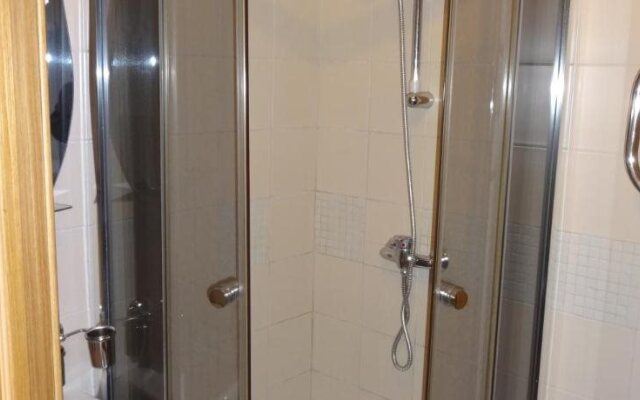 Kulon Mini Hotel