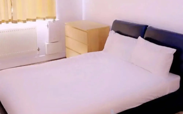 4 Guests - Petok - Parking - 35min Central London