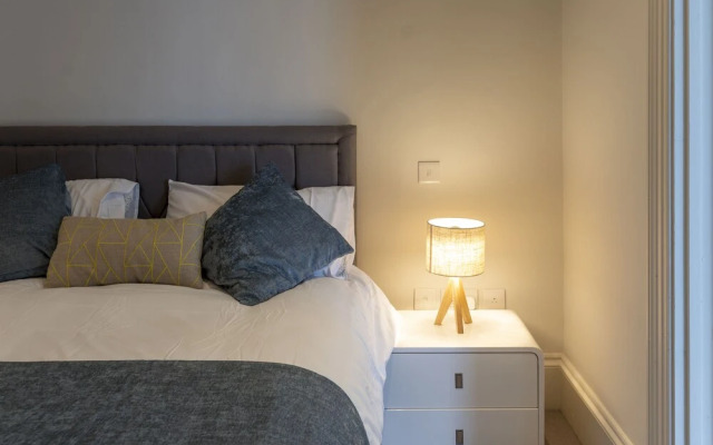 Immaculate 3-bed House in Central London