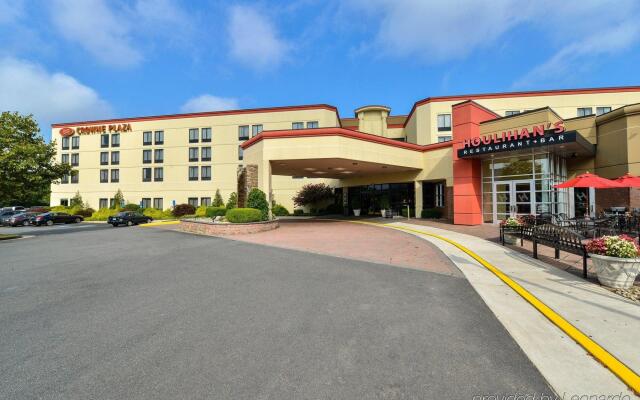 Crowne Plaza Dulles Airport, an IHG Hotel