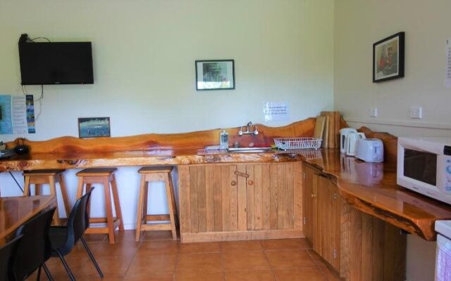 Kiwi Park Motels & Holiday Park