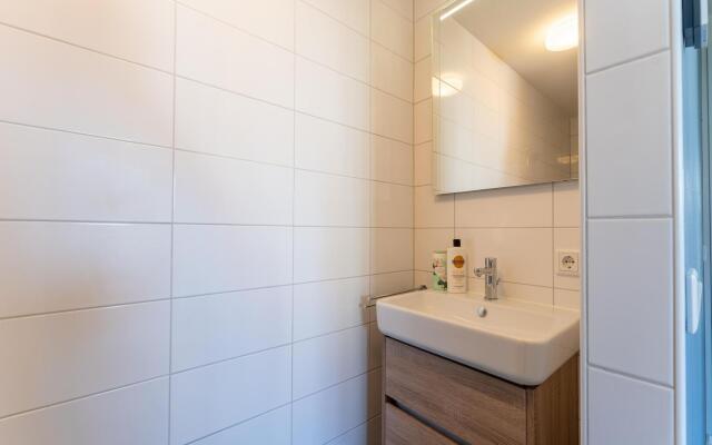 Fine holiday home 300 m from the Oosterschelde estuary