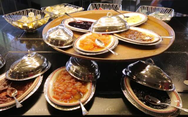 Limak Lara De Luxe Hotel and Resort