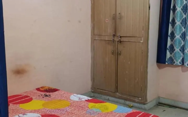 Super Class Guest Hostel