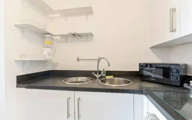 Desert Oasis 2 Bed 2 Bath Parking Netflix