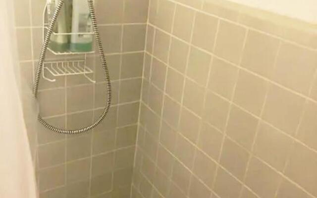 Burns Court Apartment