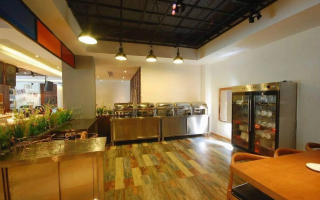 James Joyce Coffetel Lushan Guling Street