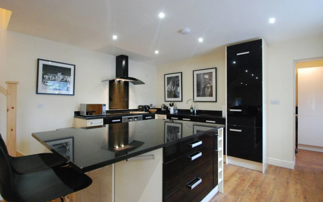 Pipeline Cottage 487857
