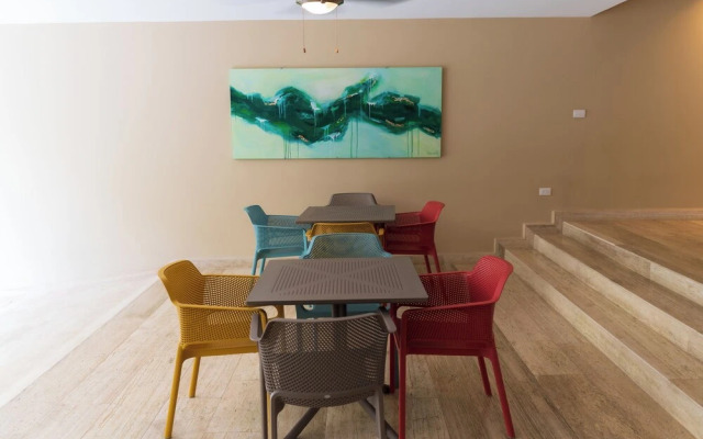 Luxurious Studio Rooftop Pool BBQ Gym