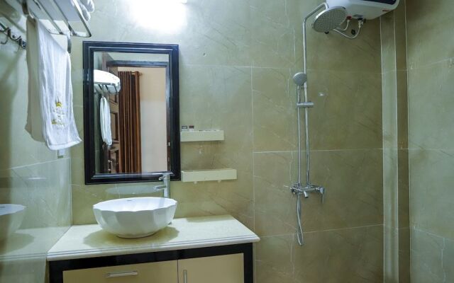 Van Xuan Royal Hotel