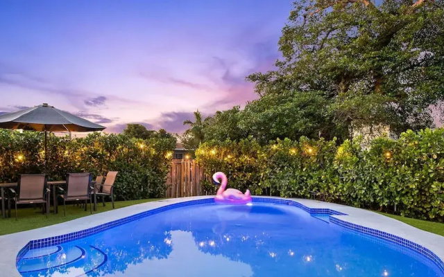 Private Heated Pool & Lovely Home