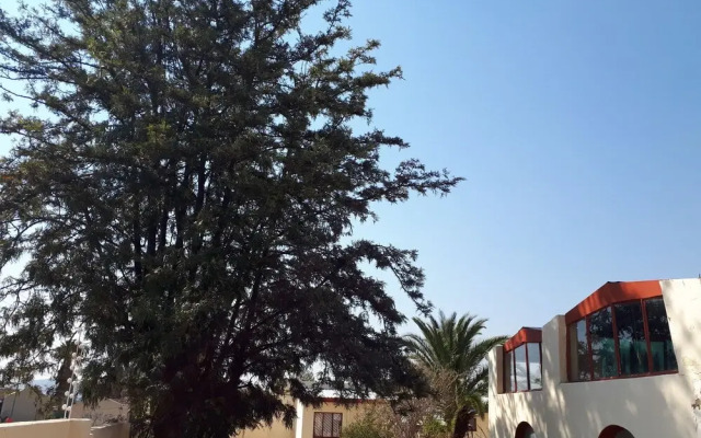 Paradise Hut Guesthouse