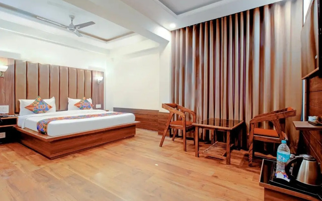 FabHotel Prime Royal Park