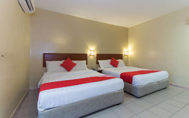 Super OYO 447 Comfort Hotel Meru