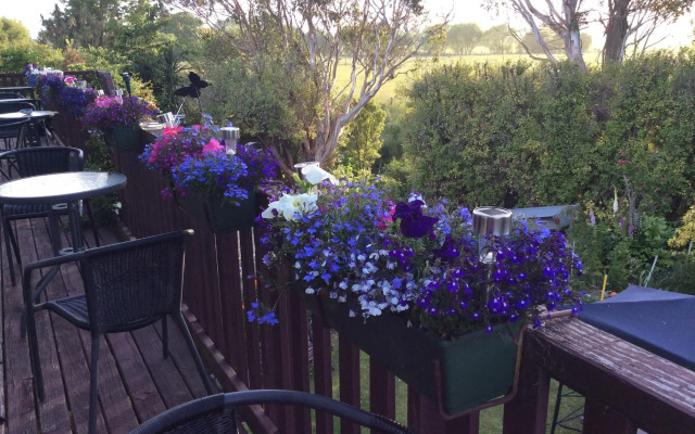 Brook House Bed & Breakfast and Cottages