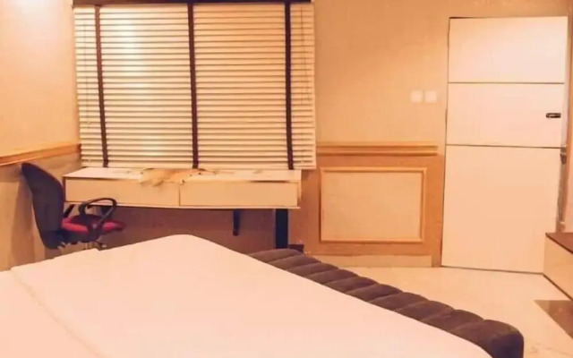Marcliff Apartments