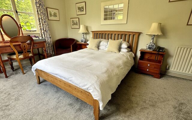 Farthings Hotel and Restaurant