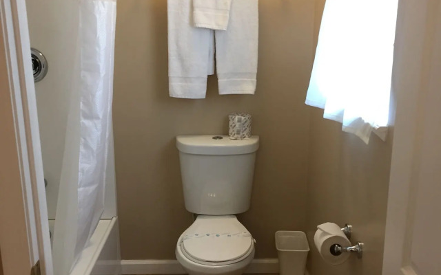 Holiday Lodge Grass Valley