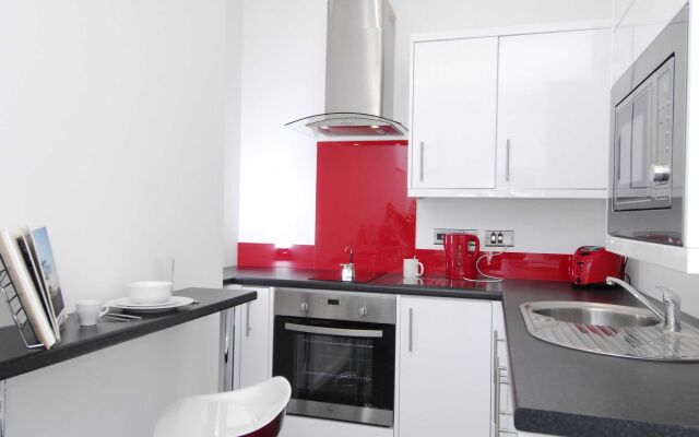 Fox House, Studio Apartments