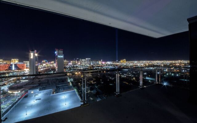 StripViewSuites at Palms Place