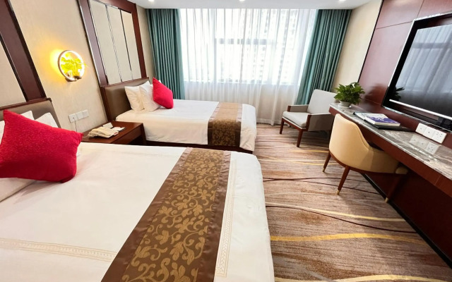 Skyline Plaza Hotel
