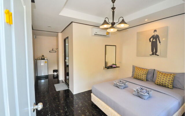 Side Walk Boutique Hotel