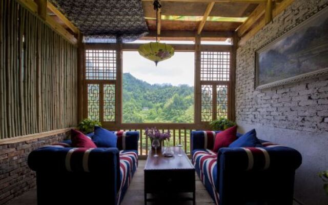 Hansu Jingshui Shanju Hotel (Zhangjiajie Yangjiajie Ticket Station)