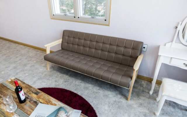 Yeosu Feeling Pension