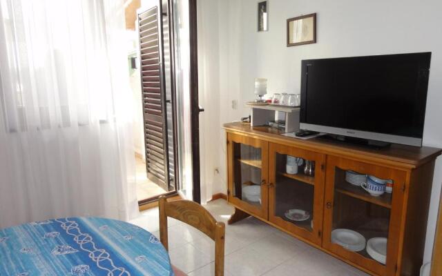 Nice and Cozy Apartment Ferry in Medulin