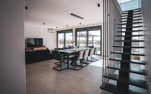 Villa Just be Happy by Trawelltopia