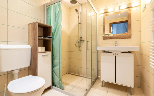 Oriental Deluxe 2R Apartment